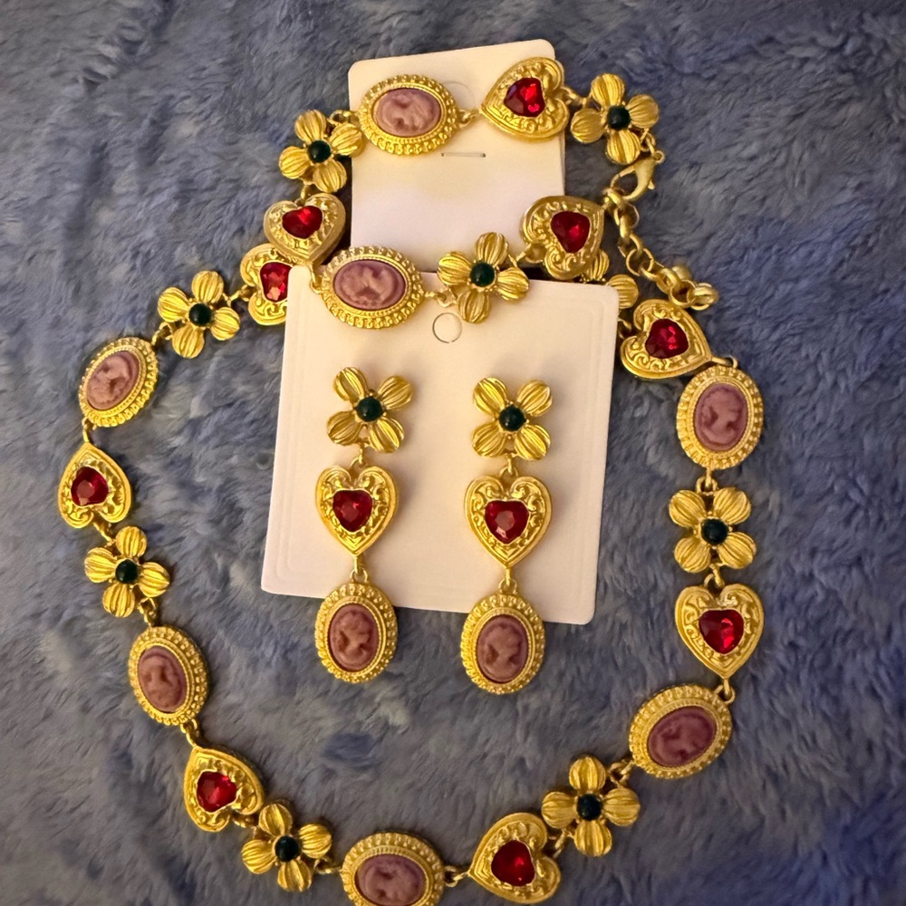 Elegant Gold and Red Jewelry Set
